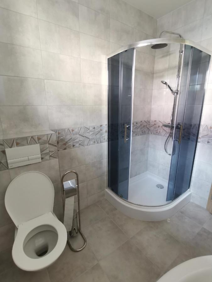 Comenius Apartments - Apartmány na rohu Svidnik Esterno foto