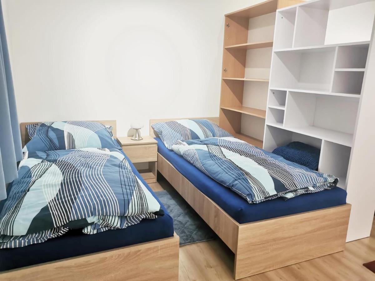 Comenius Apartments - Apartmány na rohu Svidnik Esterno foto