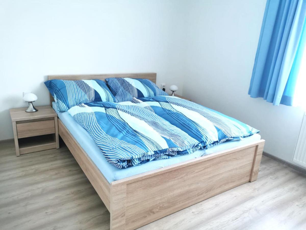 Comenius Apartments - Apartmány na rohu Svidnik Esterno foto