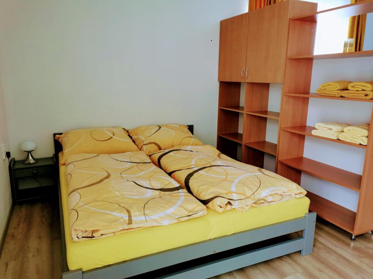 Comenius Apartments - Apartmány na rohu Svidnik Esterno foto