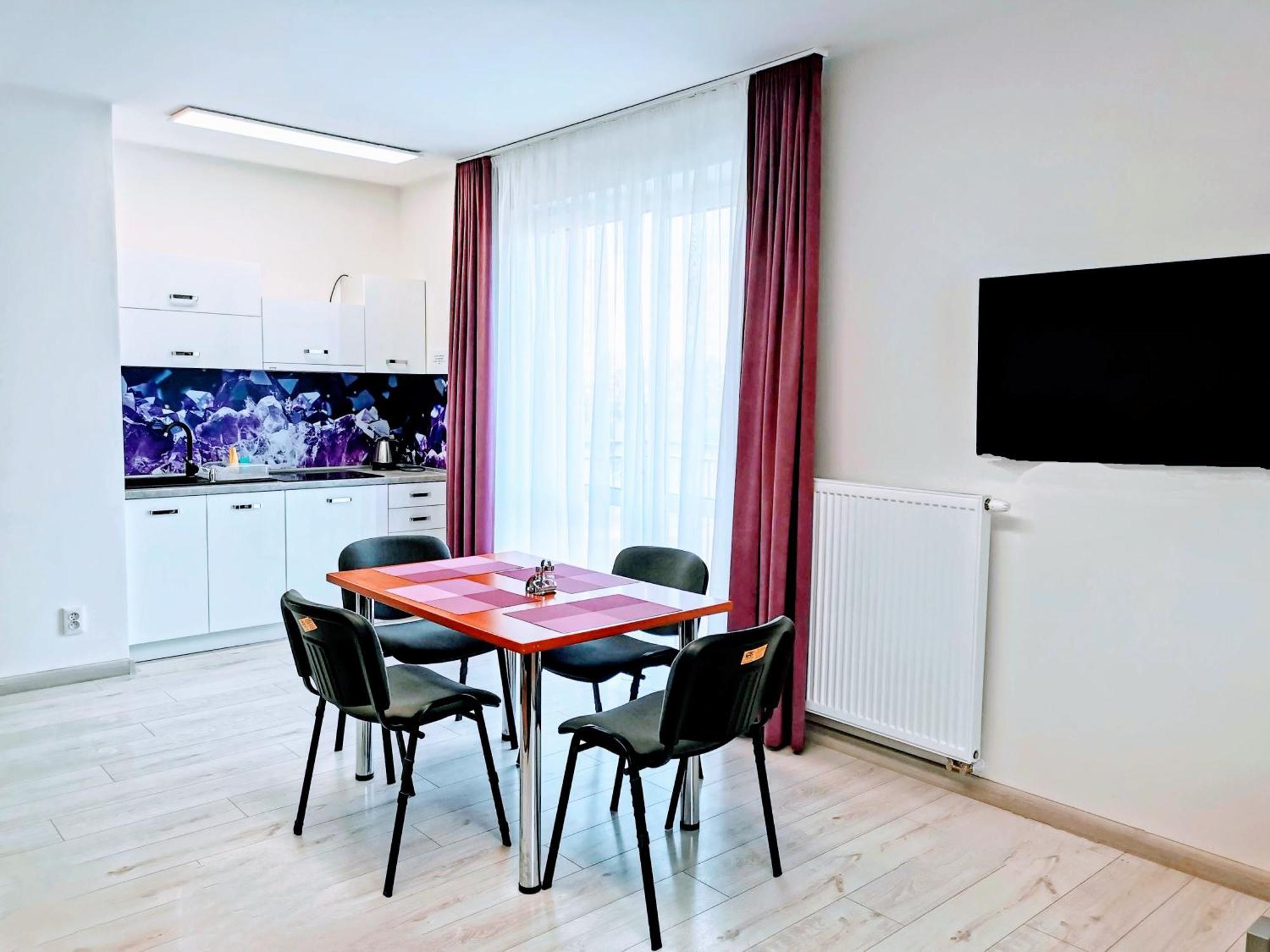 Comenius Apartments - Apartmány na rohu Svidnik Esterno foto