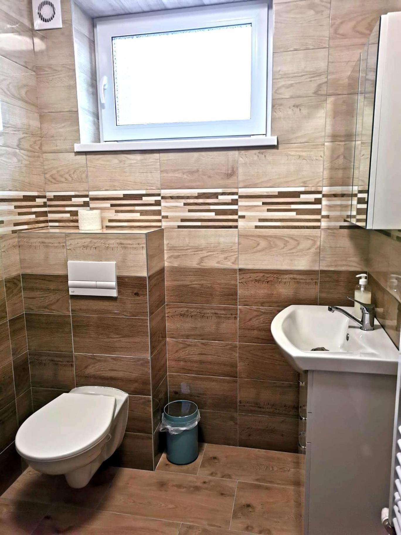 Comenius Apartments - Apartmány na rohu Svidnik Esterno foto