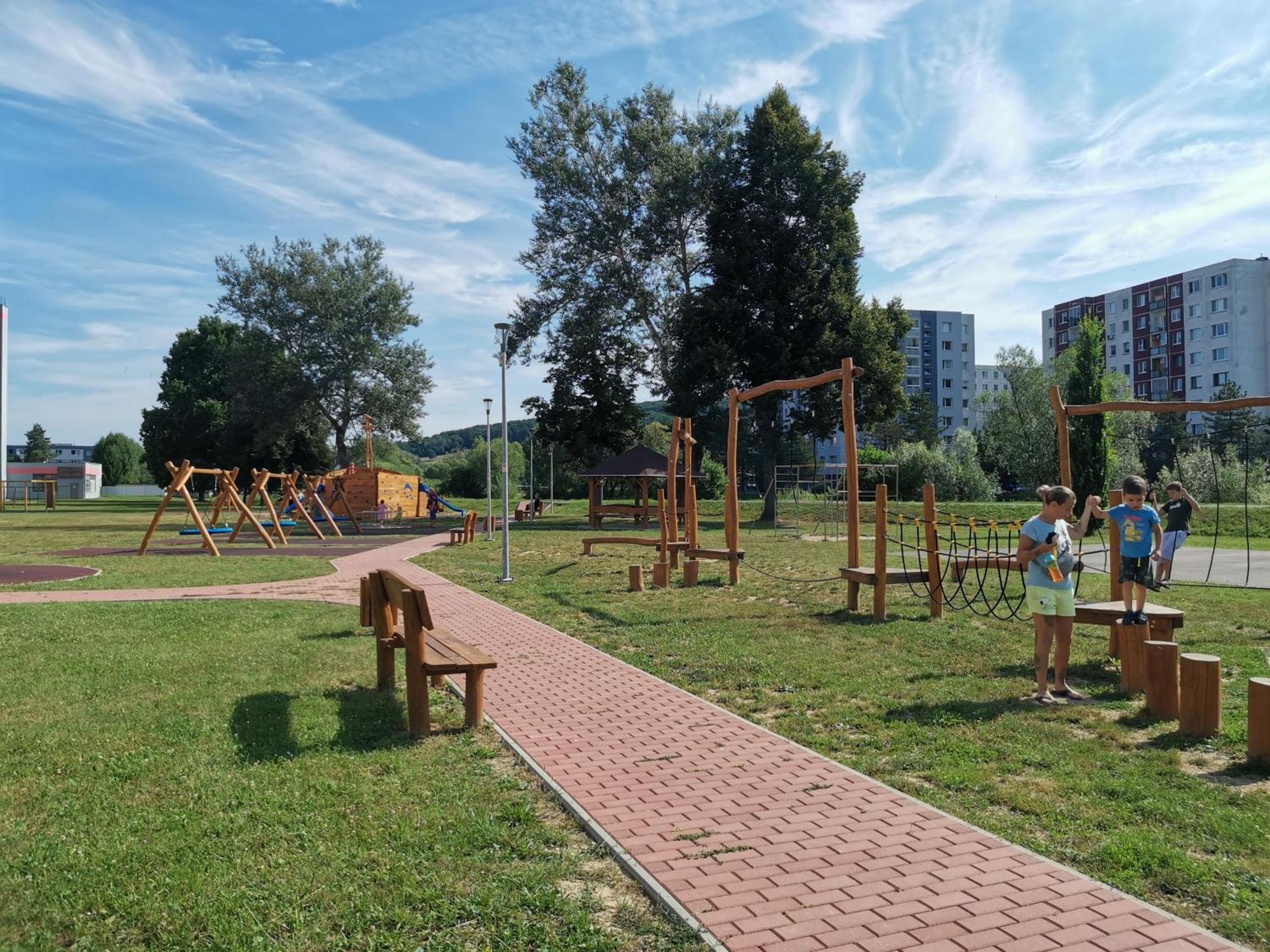 Comenius Apartments - Apartmány na rohu Svidnik Esterno foto
